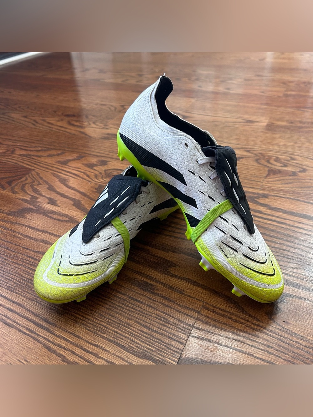 Adidas White and Neon Yellow Predator Soccer Cleats, size Men’s 9